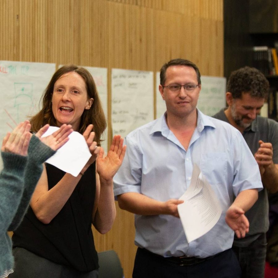 2019-Theatreworks-clapping-2000x1000-EllieKurttz