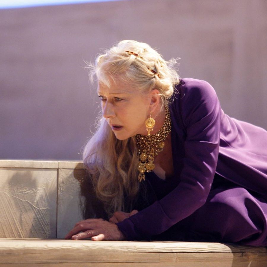 Phedre-Helen-Mirren-National-Theatre-Photo-Catherine-Ashmore-aspect-ratio-2000-1000